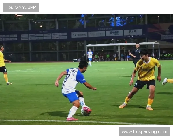 激战四起最后时刻逆转比分展现球队坚韧意志与拼搏精神 激战四起最后时刻逆转比分展现球队坚韧意志与拼搏精神