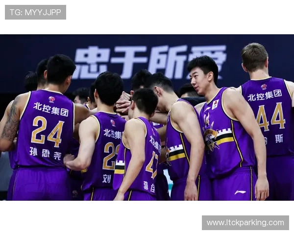 CBA季前赛精彩对决浙江队迎战北控队争夺胜利荣耀