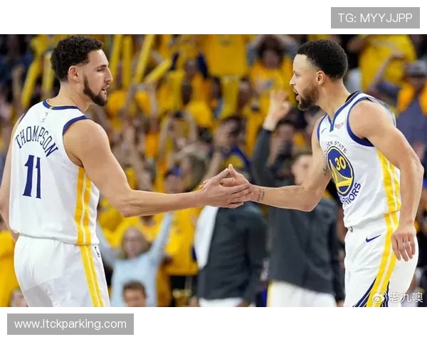 勇士与活塞激战正酣最终结果揭晓球迷们热议比赛精彩瞬间 勇士与活塞激战正酣最终结果揭晓球迷们热议比赛精彩瞬间