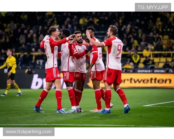 多特蒙德与拜仁慕尼黑历史对决回顾与精彩瞬间分析